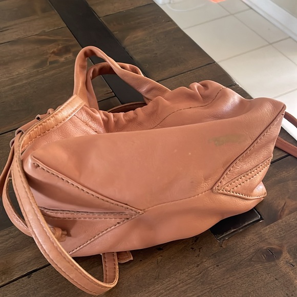 Madewell The Piazza Mini in the color Timber Beam. - Picture 4 of 7